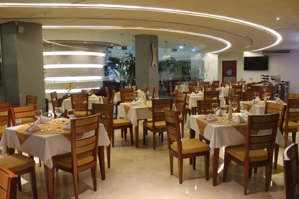 中庭广场酒店 巴兰基亚 外观 照片